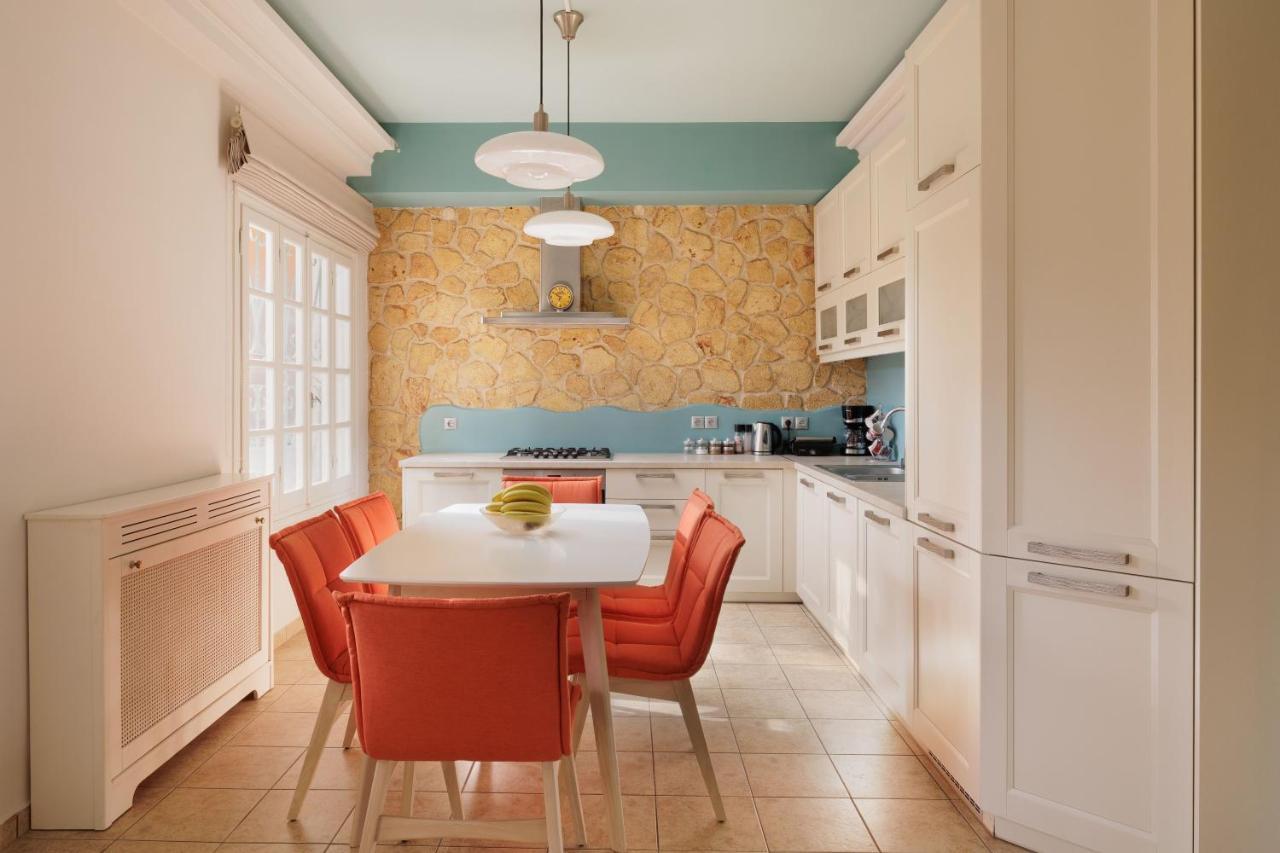 Homely 2bd In Dassia *