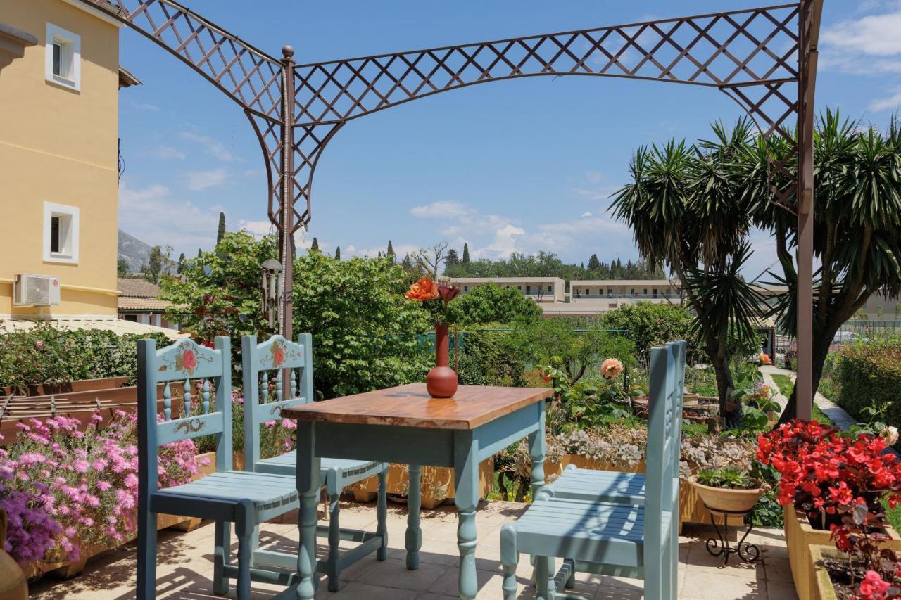Homely 2bd In Dassia