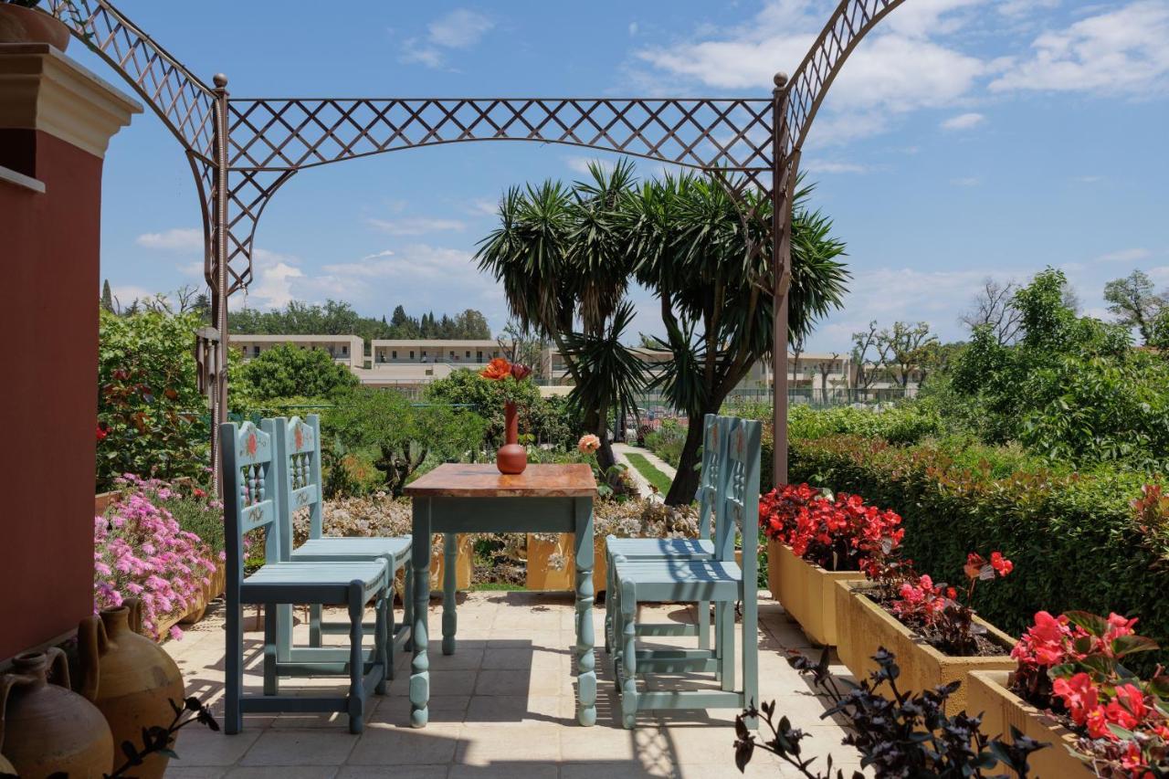 Homely 2bd In Dassia